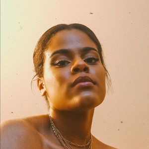 Meet your Posher, Milagros